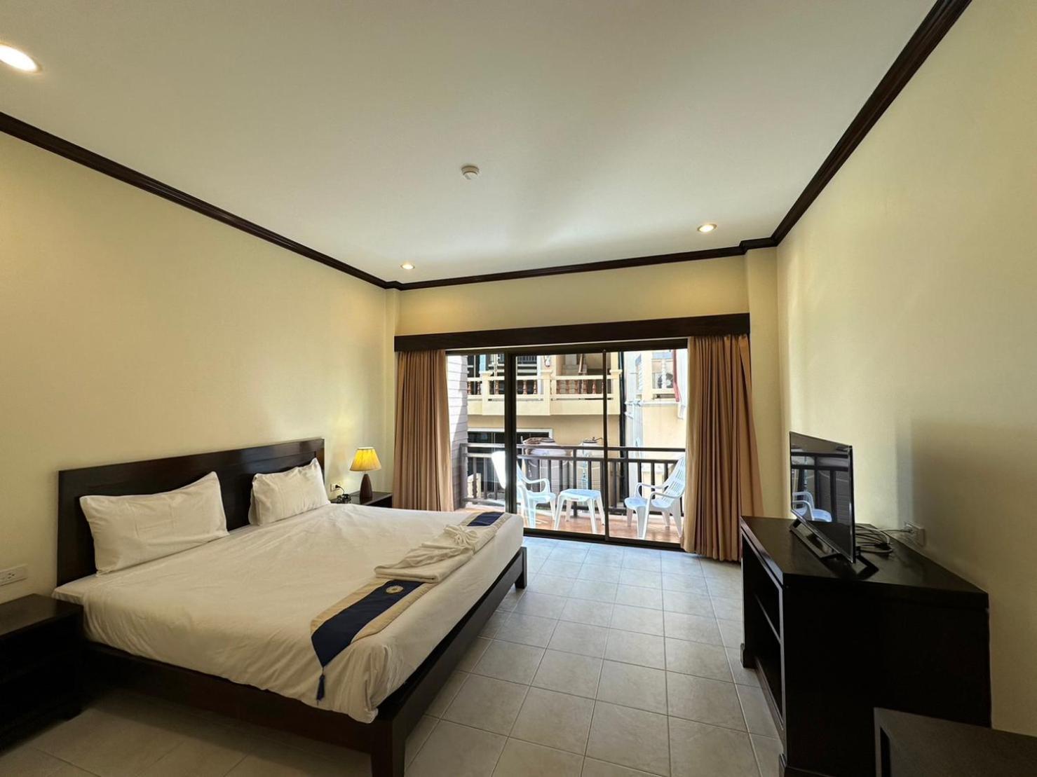 Baan Kingkeaw Thamdee Patong Hotel Exterior photo